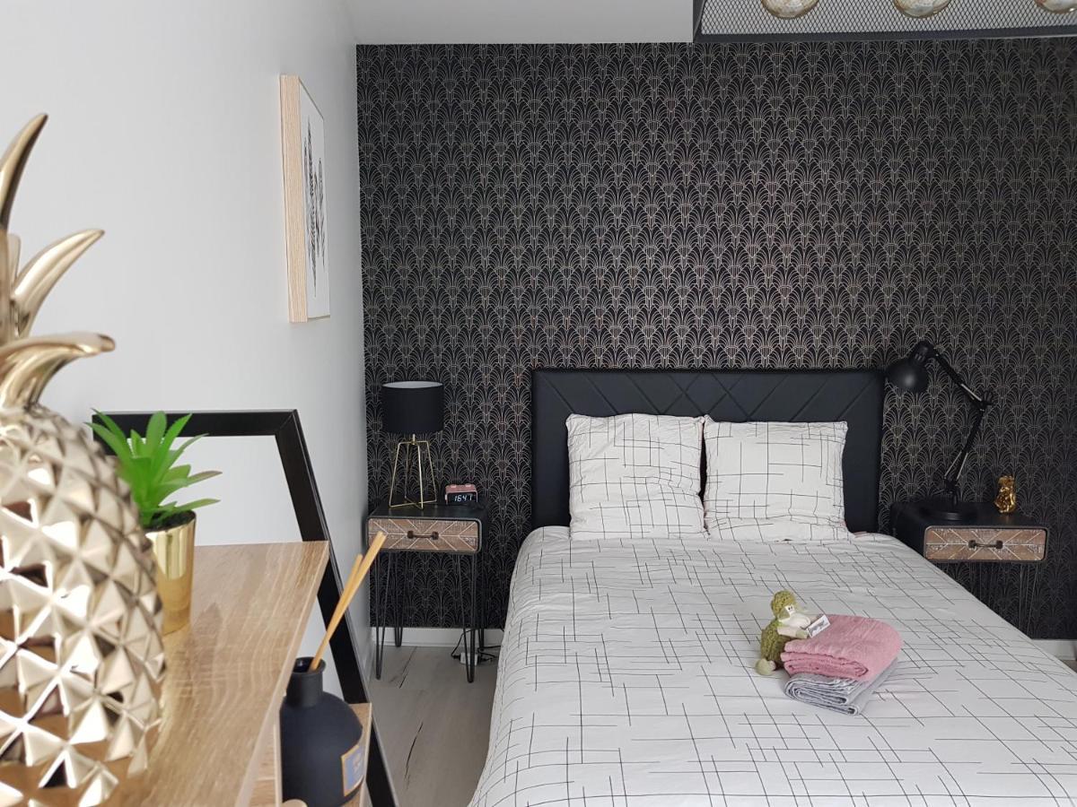 Le Pompidou T2 Pour 2 A 4 Pers Avec Parking Prive & Balcon Place Ney Анже Екстериор снимка