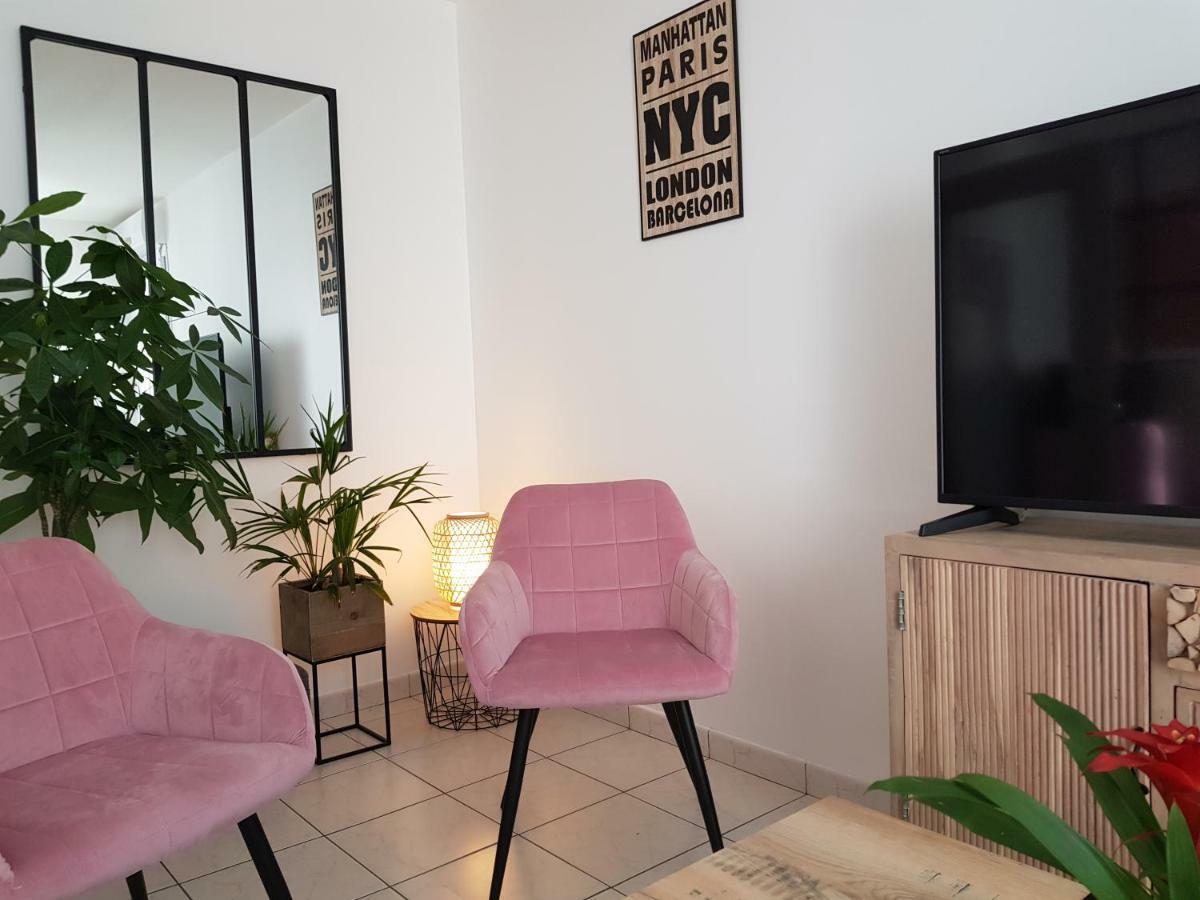 Le Pompidou T2 Pour 2 A 4 Pers Avec Parking Prive & Balcon Place Ney Анже Екстериор снимка